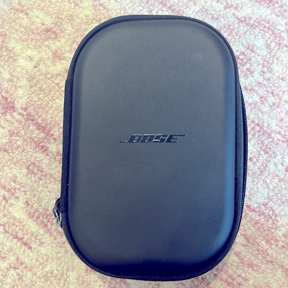 Bose Quiet Comfort Wireless Bluetooth Noise Canceling Over Ear Headphones White - Picture 3 of 5